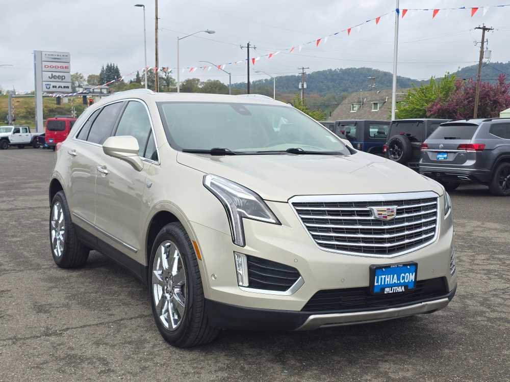 Used 2017 Cadillac XT5 Platinum w/ Driver Assist Package image 7