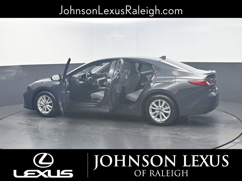 Used 2025 Toyota Camry Hybrid image 29