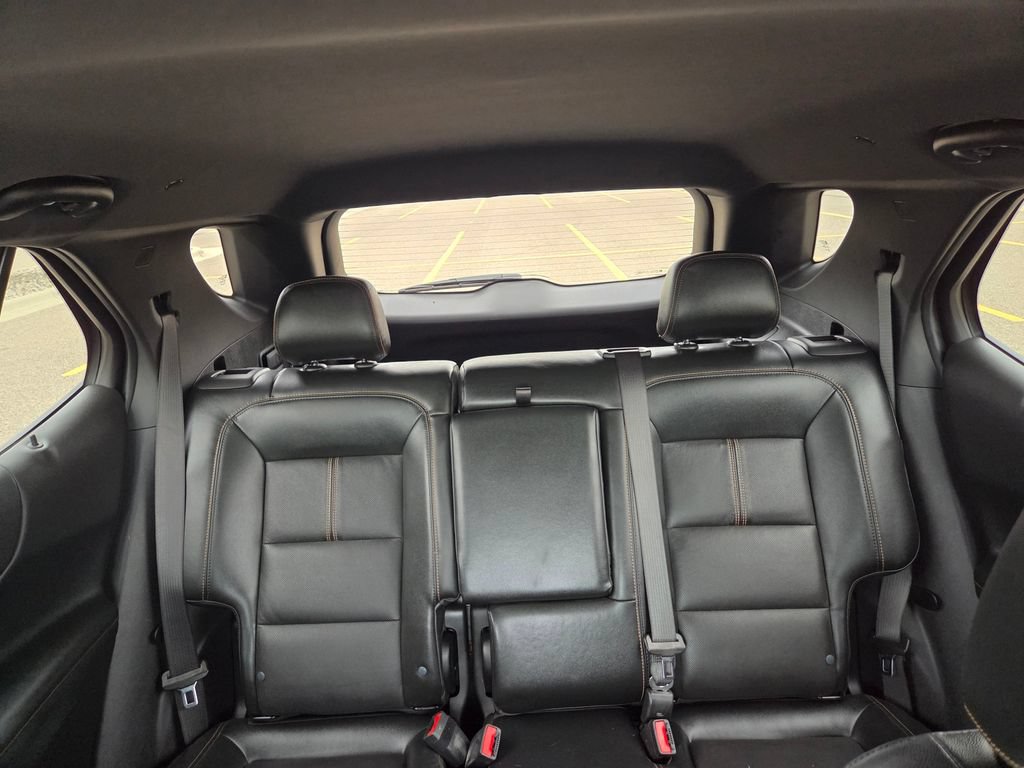 Used 2023 Chevrolet Equinox Premier AWD/4WD image 32