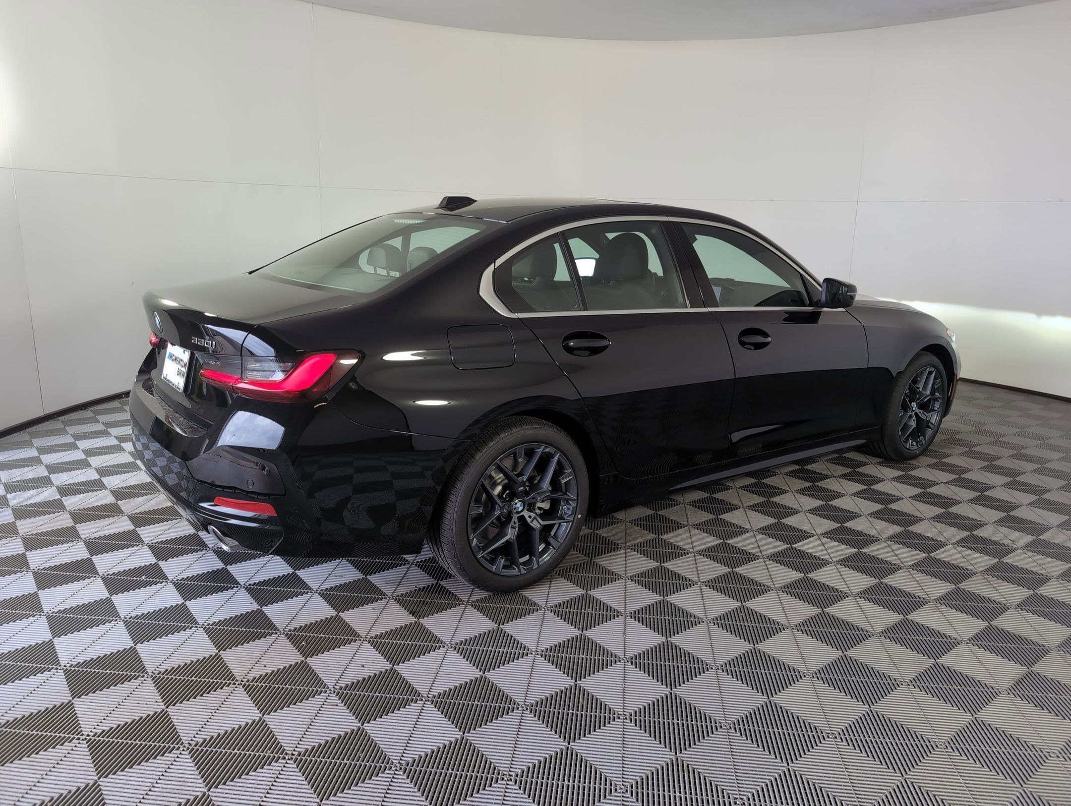 Used 2025 BMW 330i Sedan w/ Convenience Package image 7