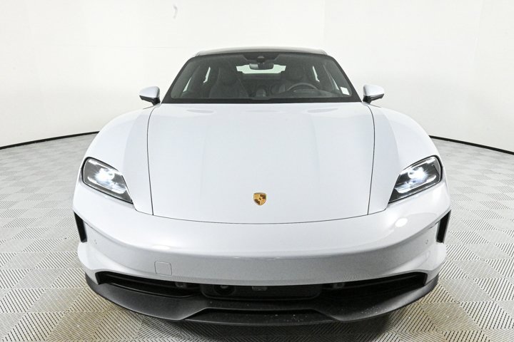 New 2025 Porsche Taycan image 35