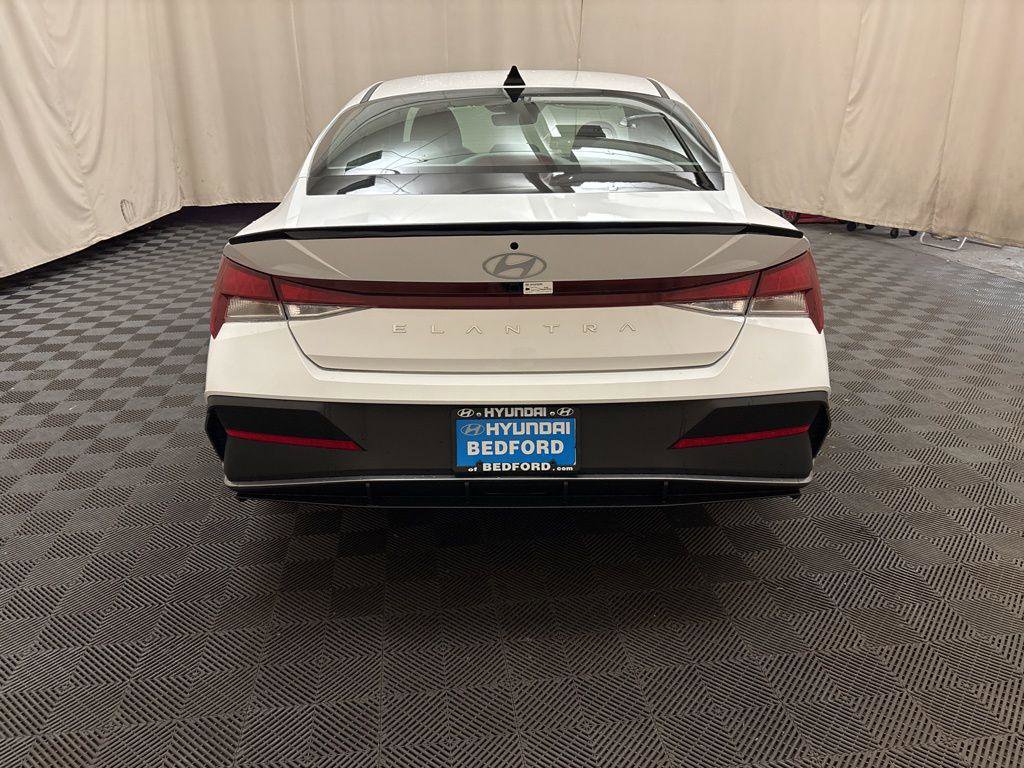 New 2025 Hyundai Elantra Sport image 6