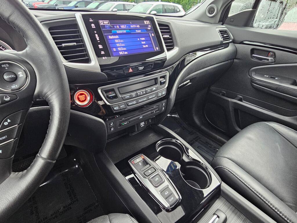 Certified 2017 Honda Pilot Elite image 32