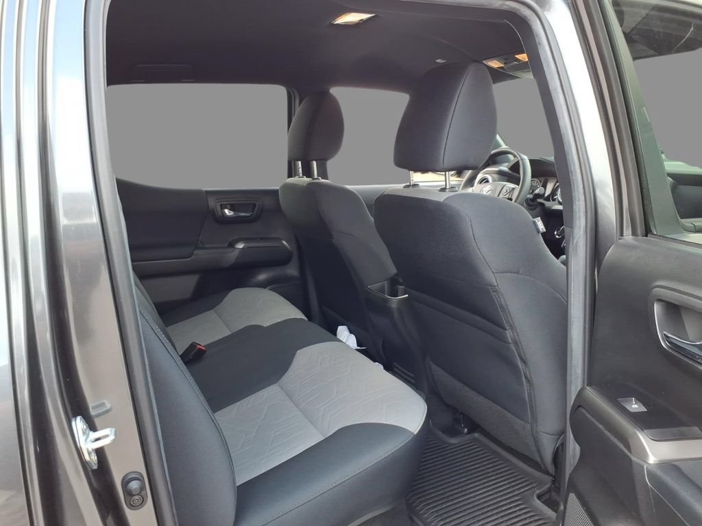 Used 2022 Toyota Tacoma TRD Sport w/ Black Out Package (TMS) AWD/4WD image 11