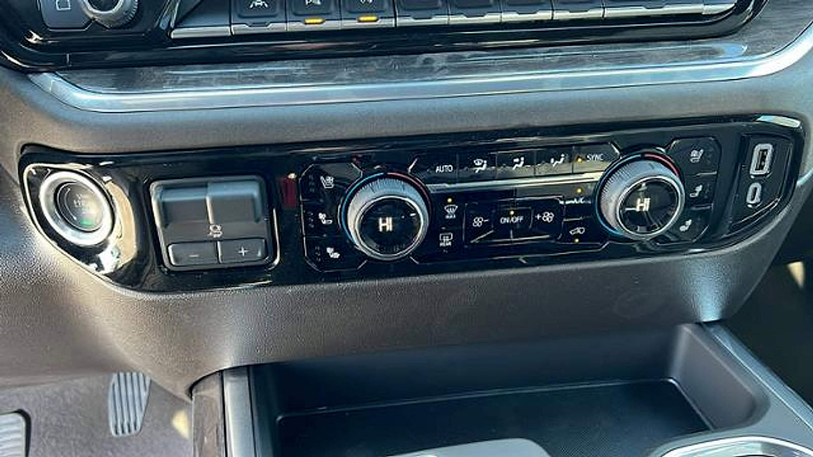 New 2026 Chevrolet Silverado 1500 LTZ w/ LTZ Premium Package image 25