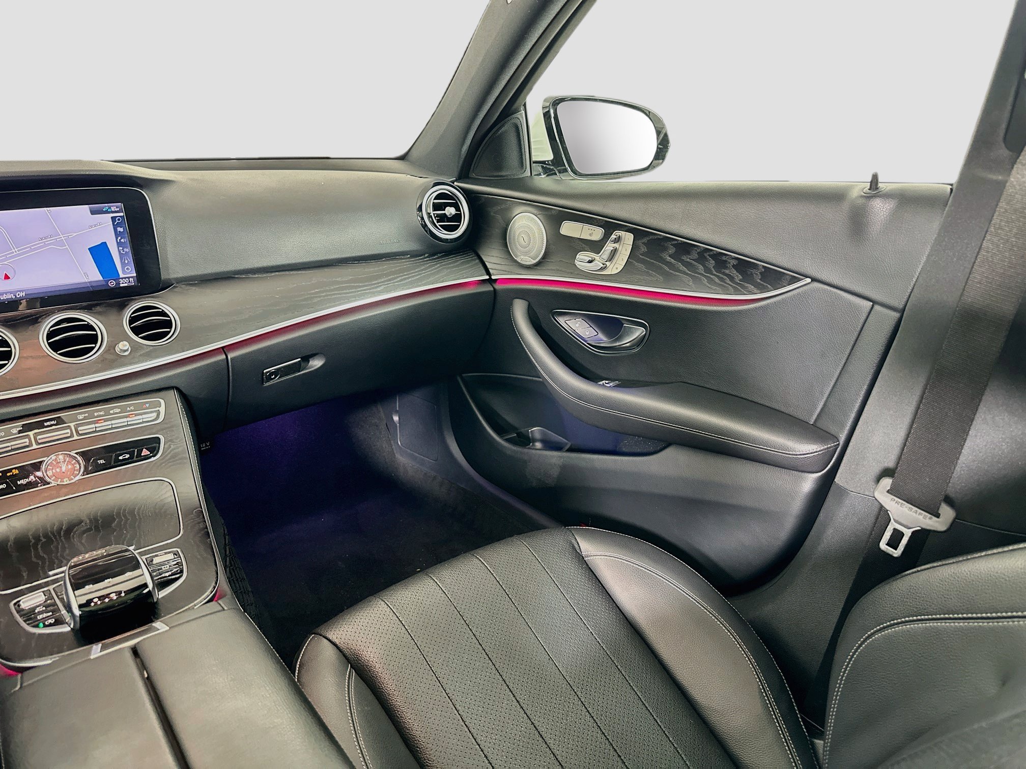 Certified 2019 Mercedes-Benz E 300 4MATIC image 31