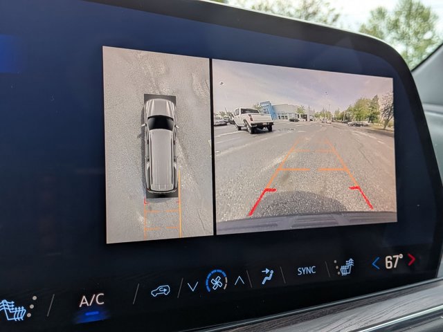 Used 2025 Chevrolet Suburban Z71 AWD/4WD image 13