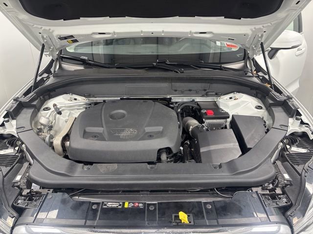 Used 2021 Volvo XC60 T5 Momentum image 11