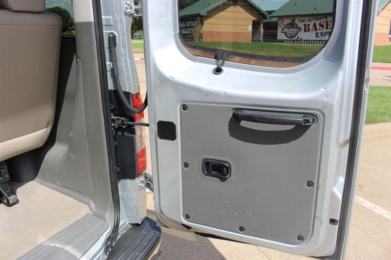 Used 2014 Nissan NV 3500 SL w/ Technology Package RWD image 12