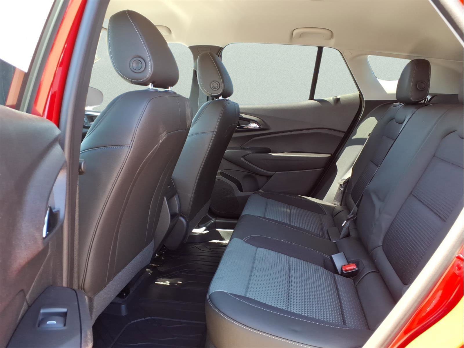 New 2026 Chevrolet Trax LT w/ Driver Confidence Package image 10
