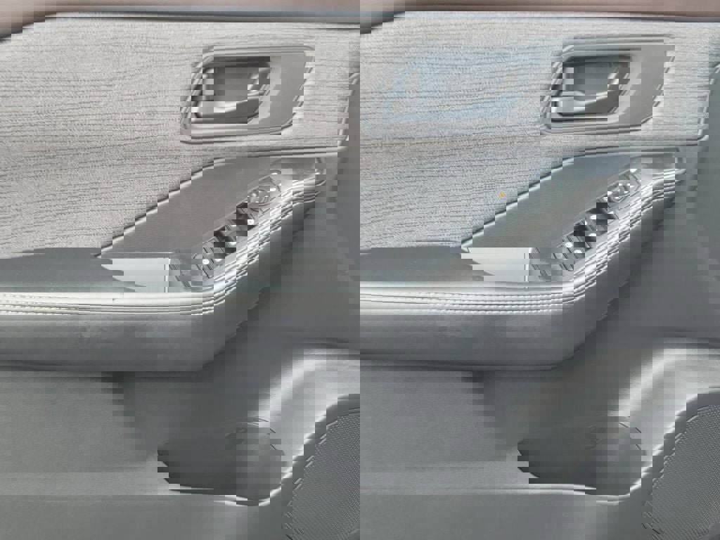 Certified 2021 Nissan Rogue S image 11