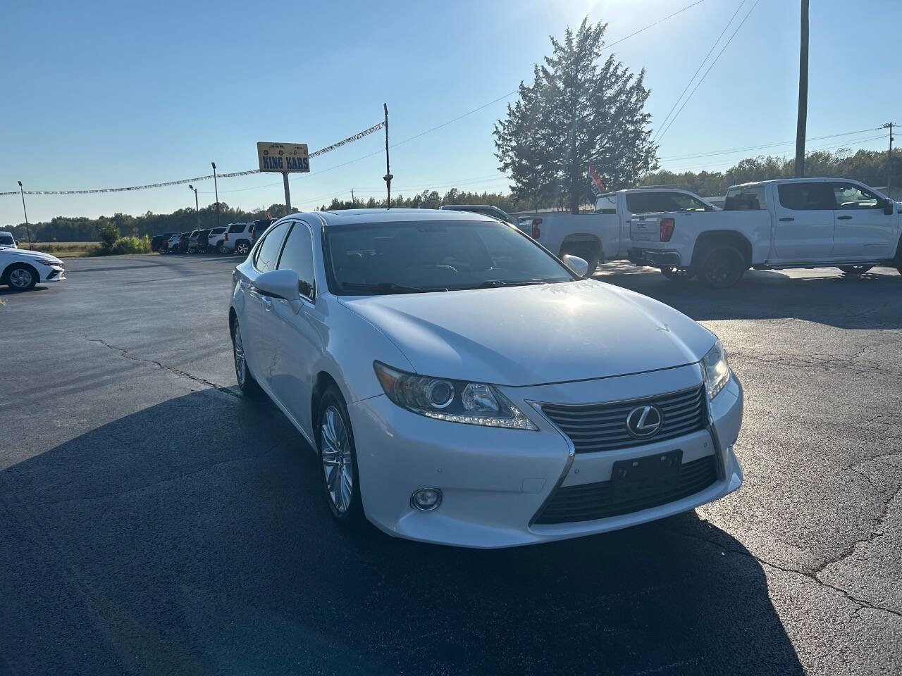 Used 2014 Lexus ES 350 w/ Luxury Package FWD image 3