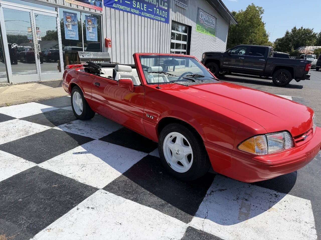 Used 1992 Ford Mustang LX RWD image 4