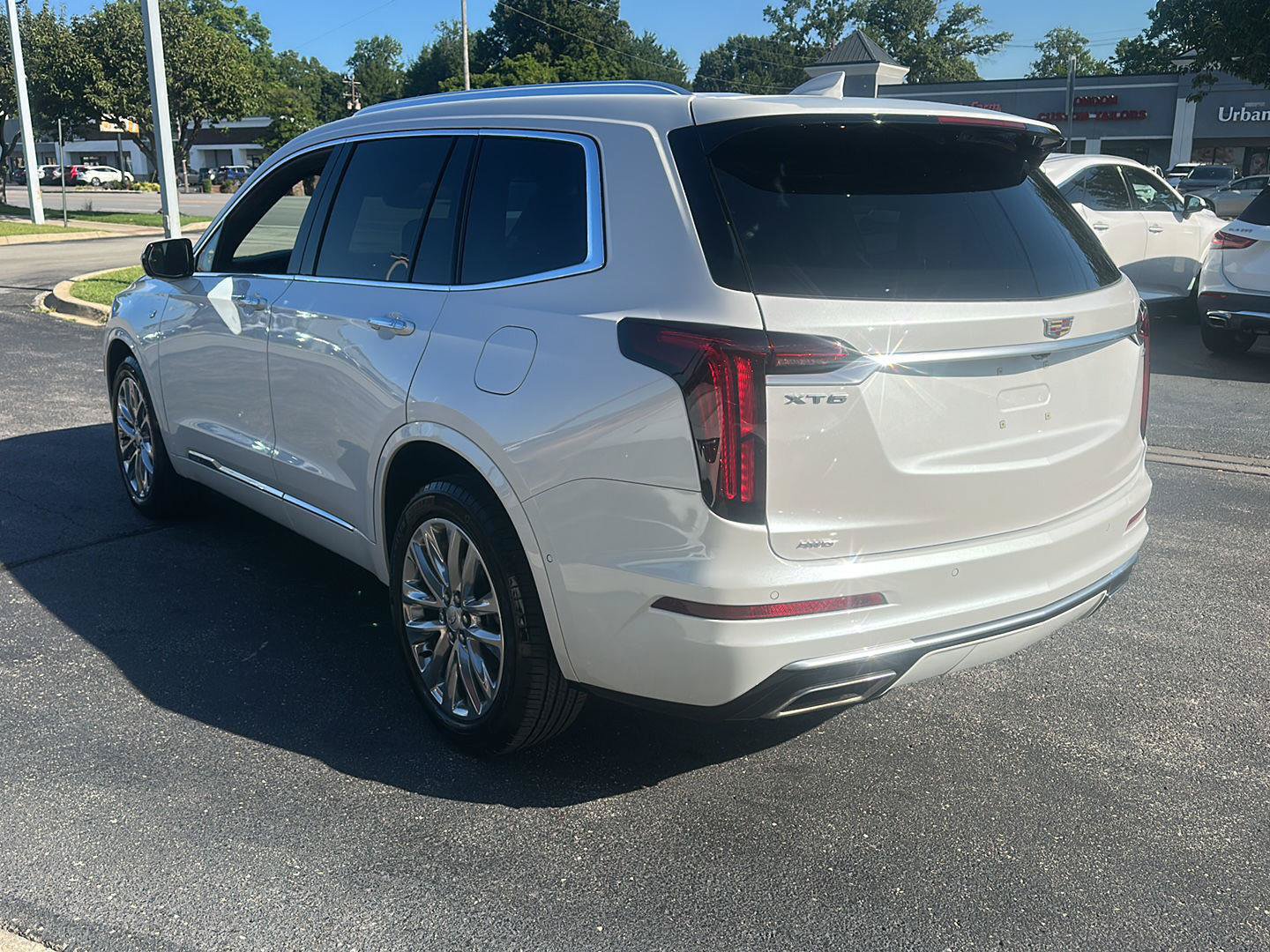 Used 2022 Cadillac XT6 Premium Luxury w/ Technology Package AWD/4WD image 5