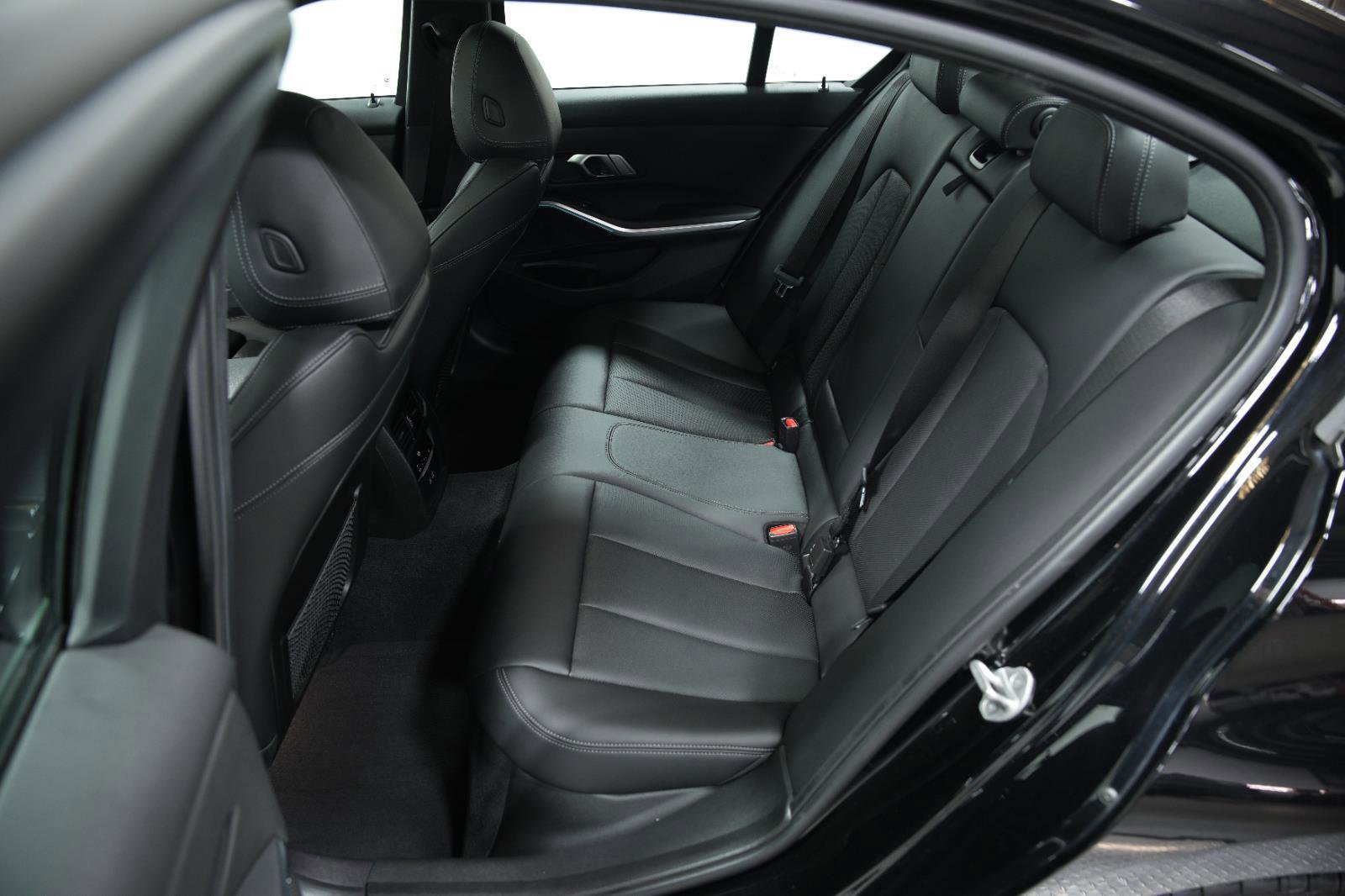 Used 2023 BMW 330e xDrive image 19