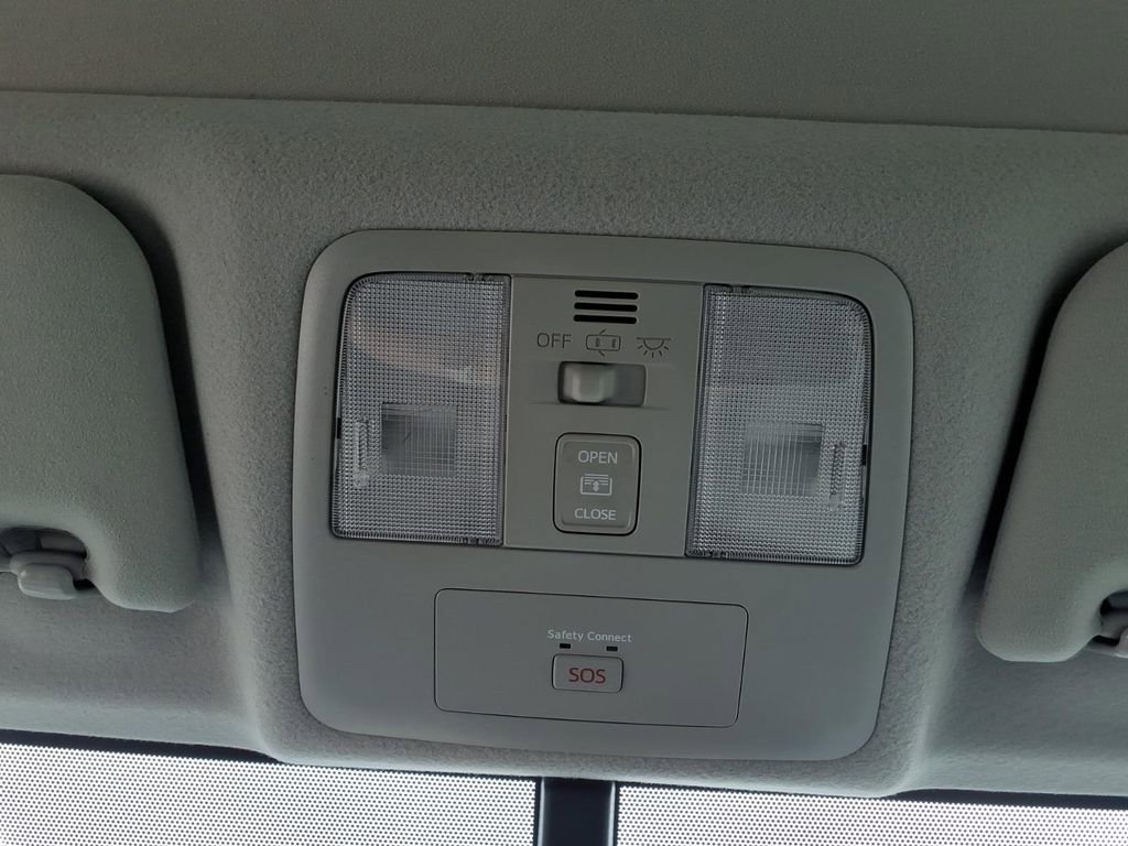 Used 2012 Toyota Prius V Five FWD image 21