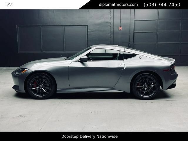 Used 2024 Nissan Z Performance w/ Floor Mat Package RWD image 4