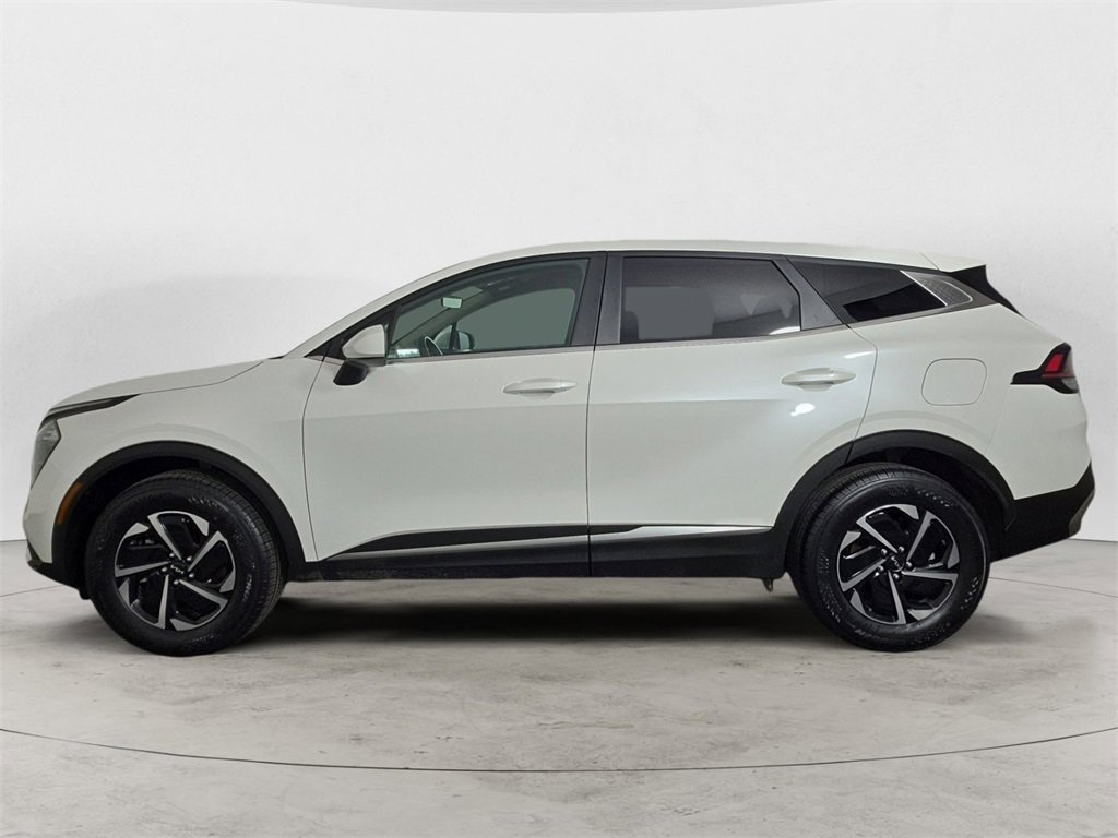 Used 2023 Kia Sportage LX image 2