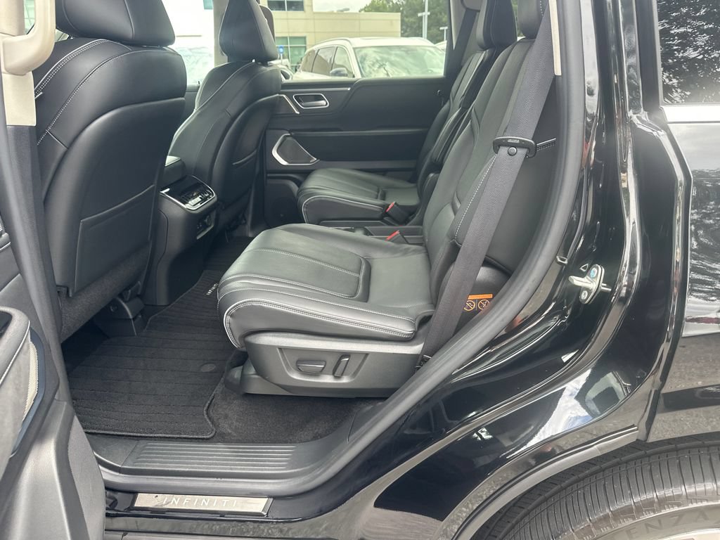 Used 2025 INFINITI QX80 Sensory AWD/4WD image 17