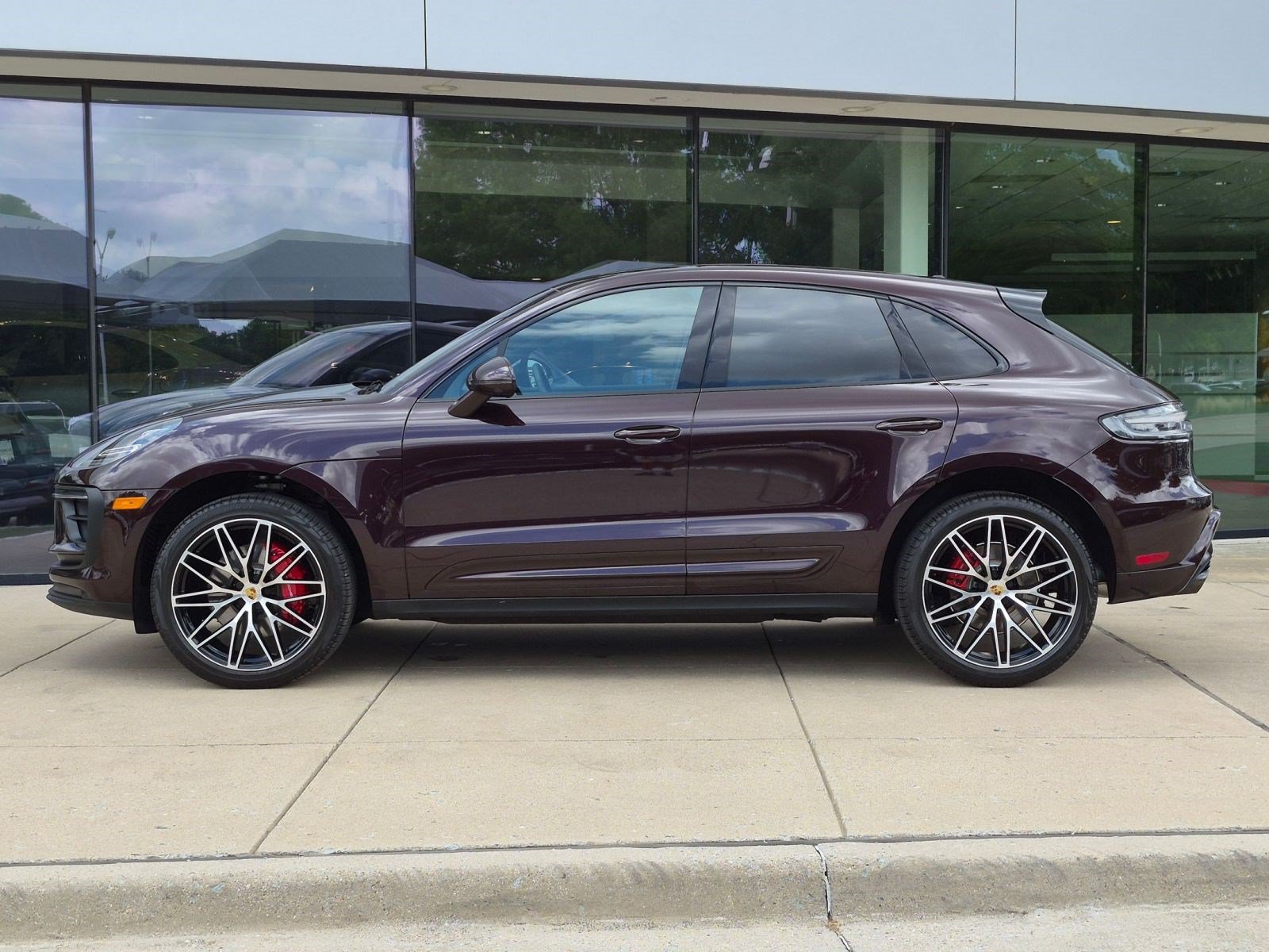 Certified 2026 Porsche Macan S AWD/4WD image 2