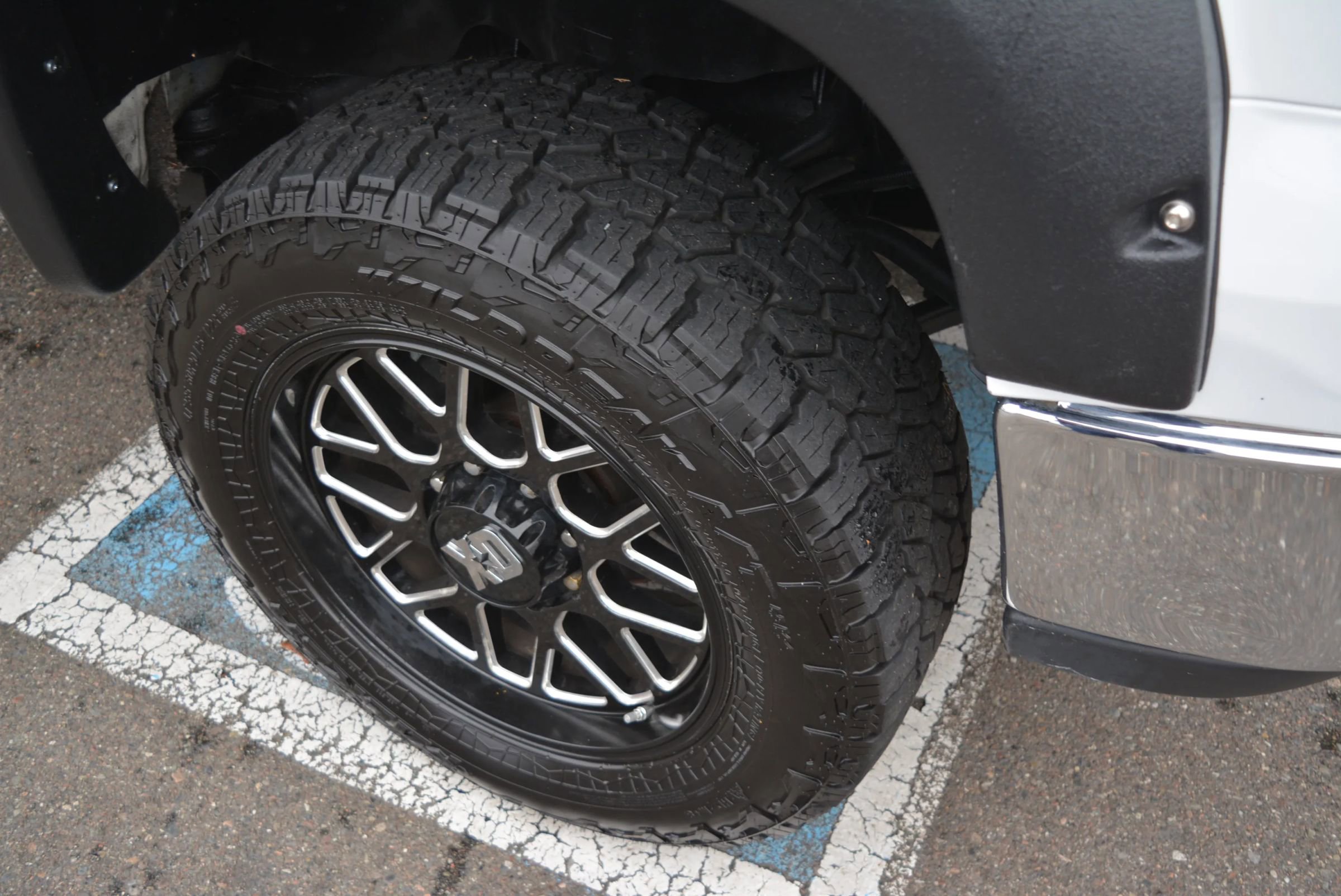 Used 2010 GMC Sierra 3500 SLE image 12