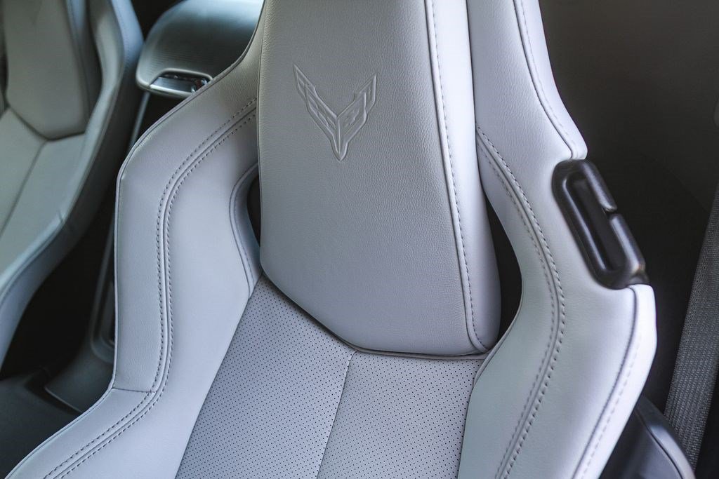 Used 2024 Chevrolet Corvette Stingray Preferred Conv w/ 2LT RWD image 19