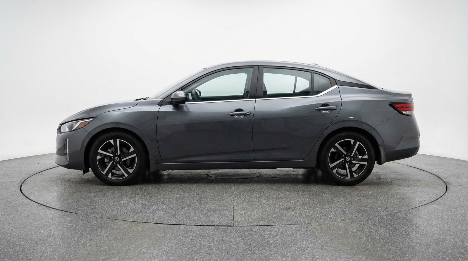 Used 2025 Nissan Sentra SV image 5