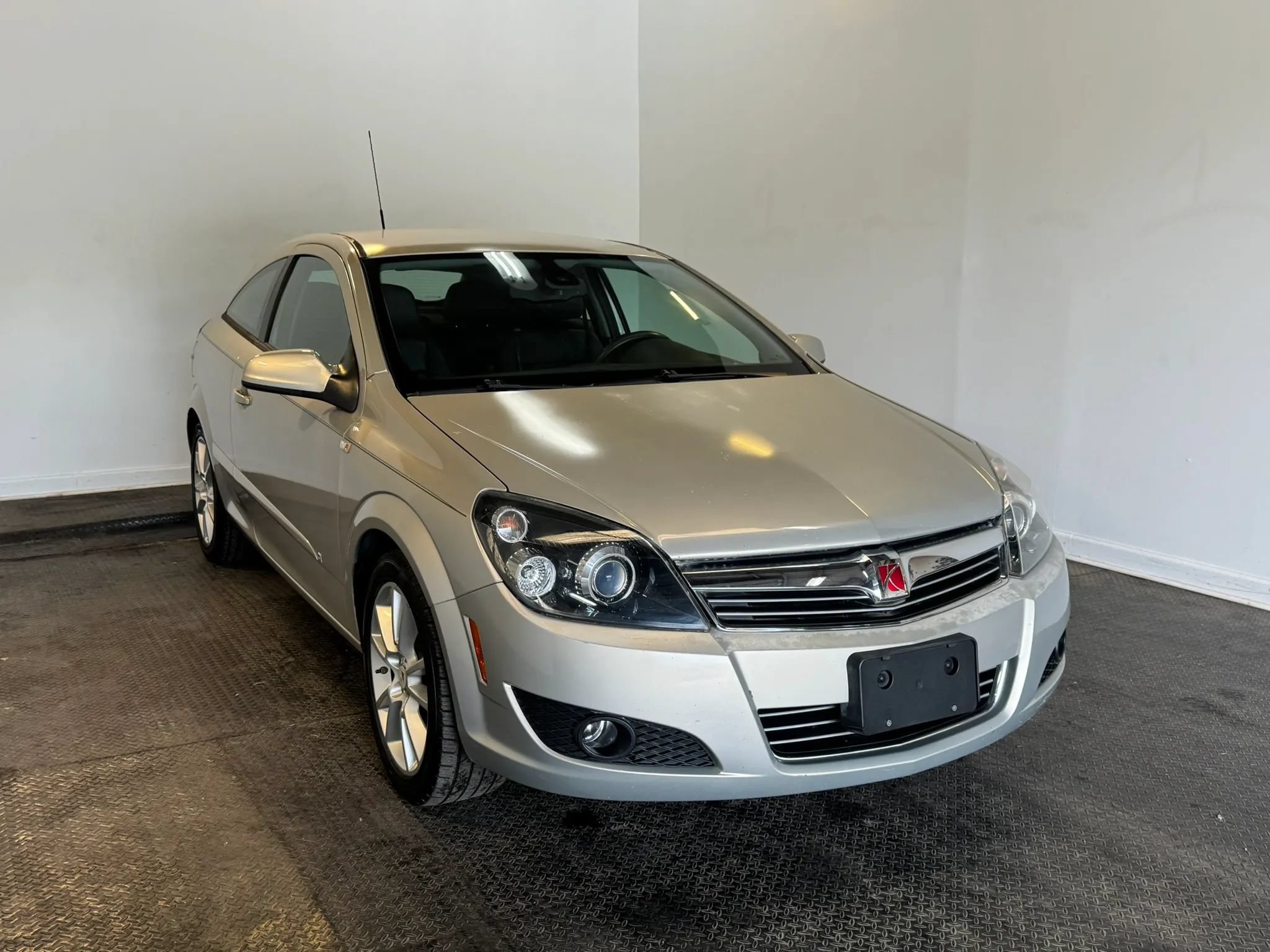 Used 2008 Saturn Astra XR w/ Premium Trim Package FWD image 3