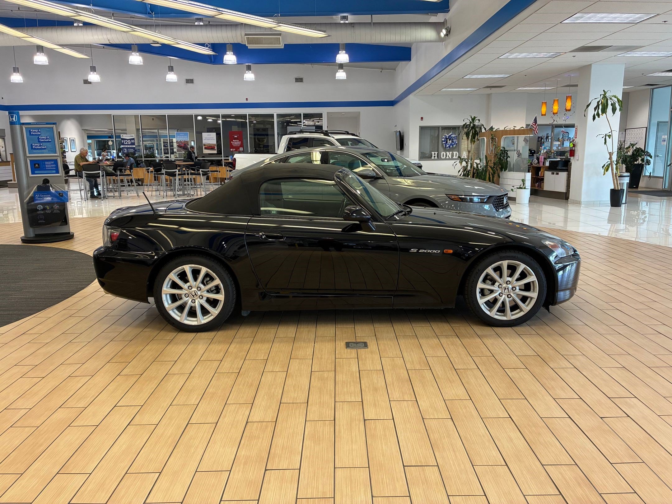 Used 2007 Honda S2000 image 2
