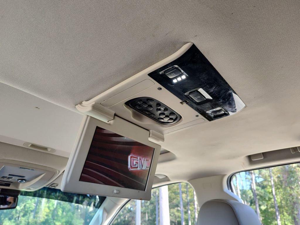 Used 2016 GMC Yukon XL SLT w/ Premium Edition image 30