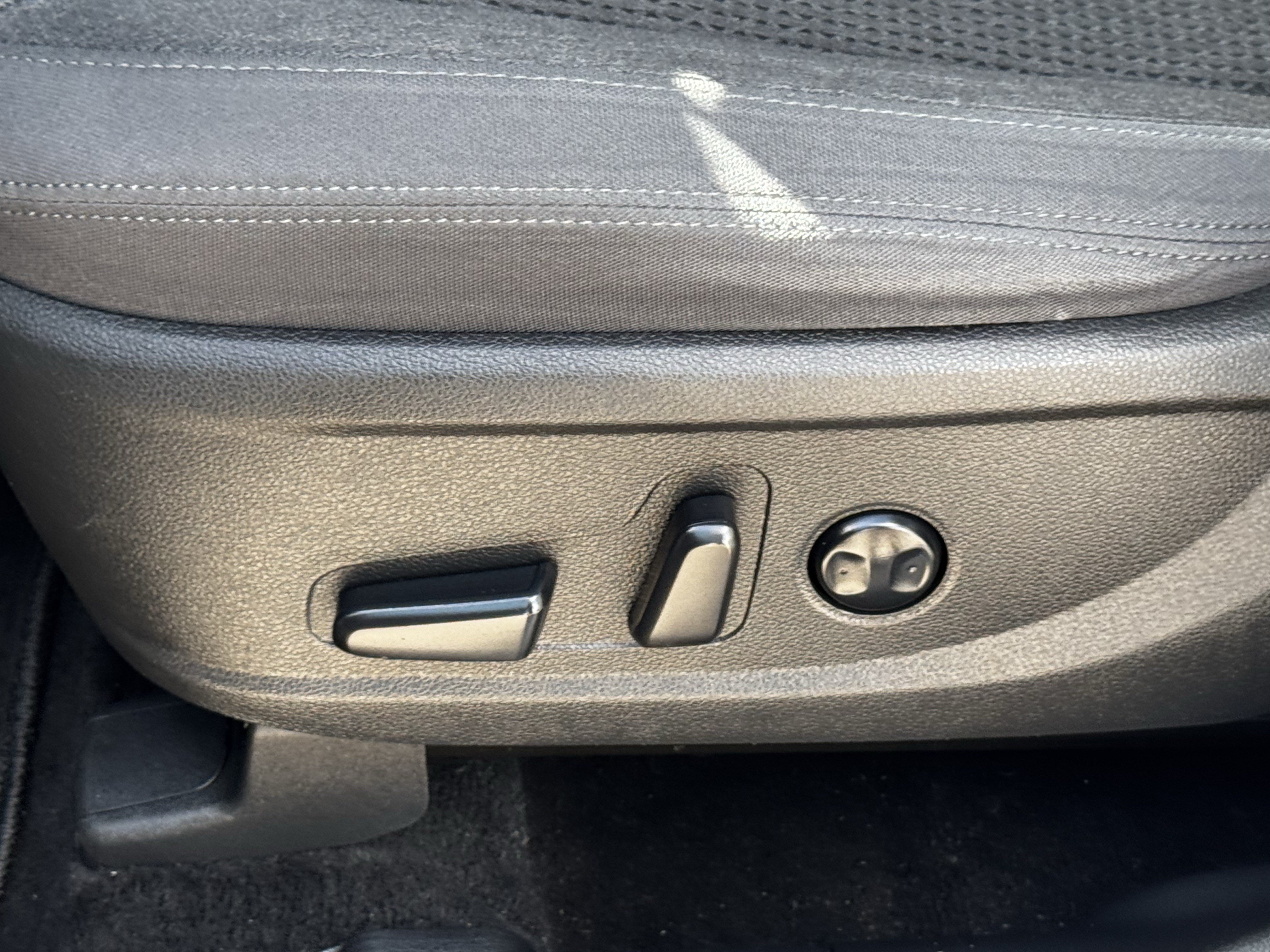 Used 2022 Hyundai Santa Fe SEL AWD/4WD image 28