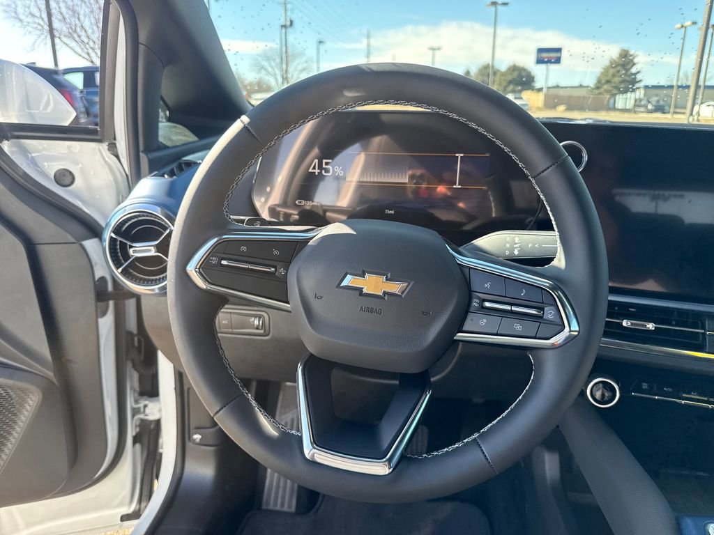 New 2026 Chevrolet Equinox EV LT AWD/4WD image 14
