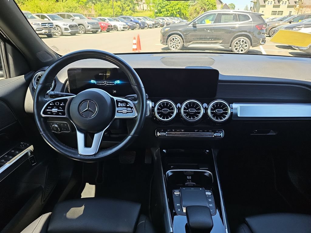 Used 2023 Mercedes-Benz GLB 250 4MATIC image 11