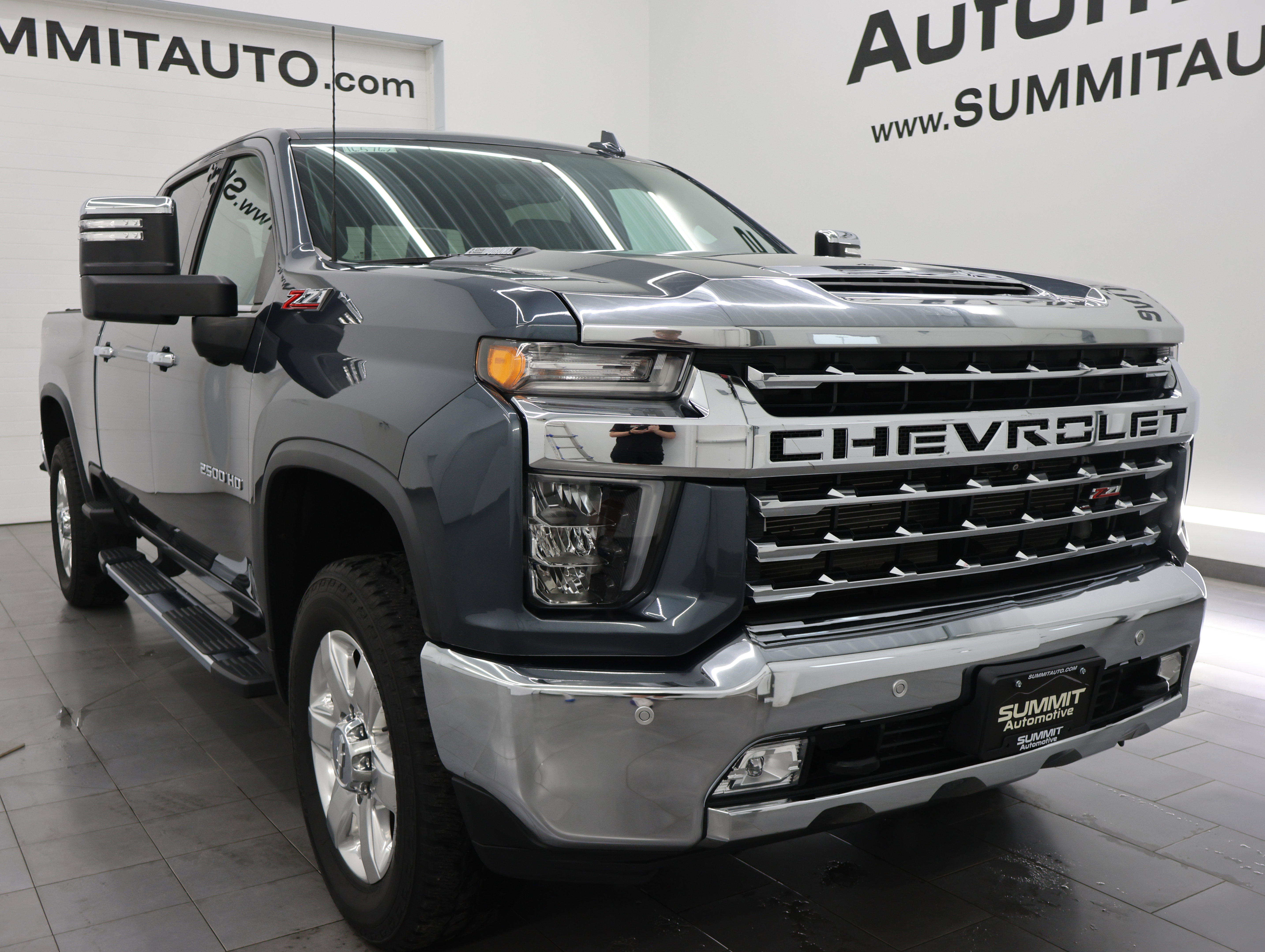 Used 2020 Chevrolet Silverado 2500 LTZ w/ LTZ Premium Package AWD/4WD image 2