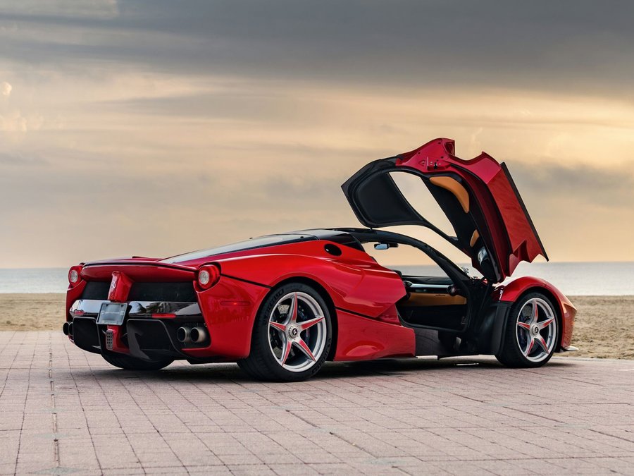 Used 2015 Ferrari LaFerrari image 15