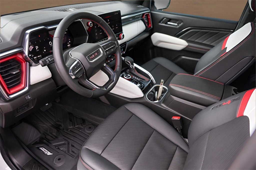 Used 2024 GMC Canyon AT4X image 11