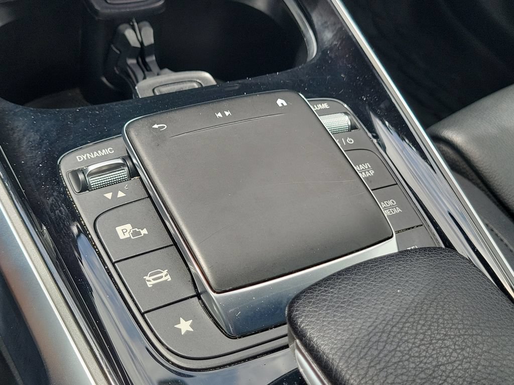 Used 2023 Mercedes-Benz GLB 250 4MATIC w/ Premium Package image 32