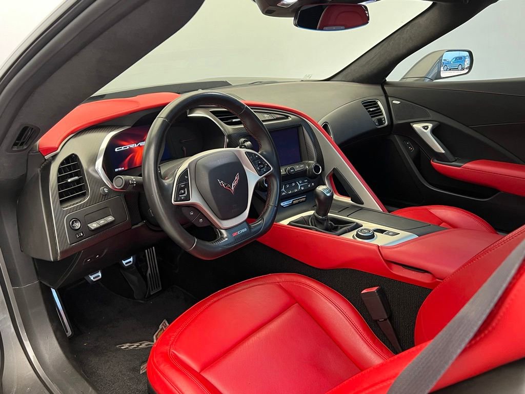 Used 2015 Chevrolet Corvette Z06 w/ 3LZ Preferred Equipment Group RWD image 21