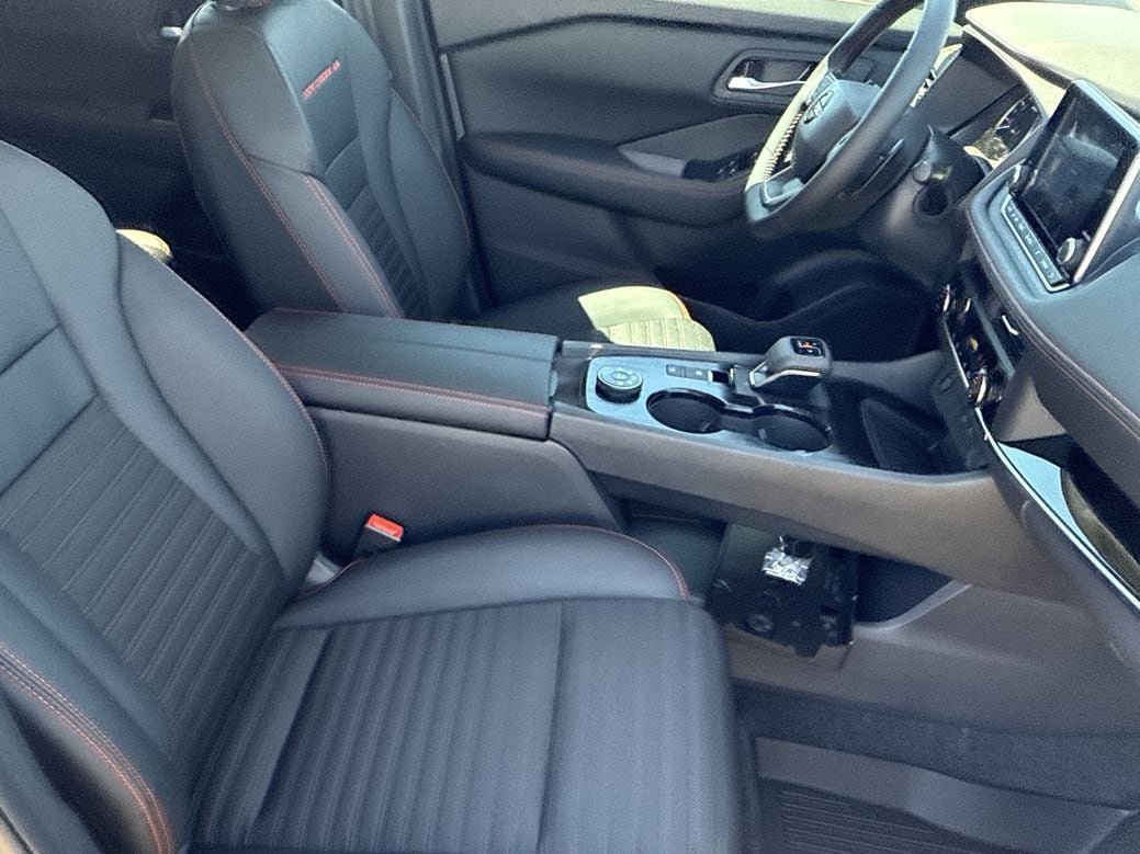 New 2026 Nissan Rogue SV AWD/4WD image 12
