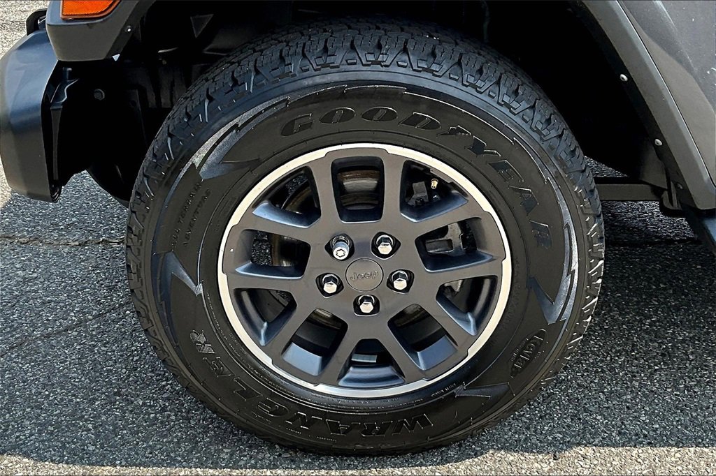 Used 2021 Jeep Gladiator Overland image 30