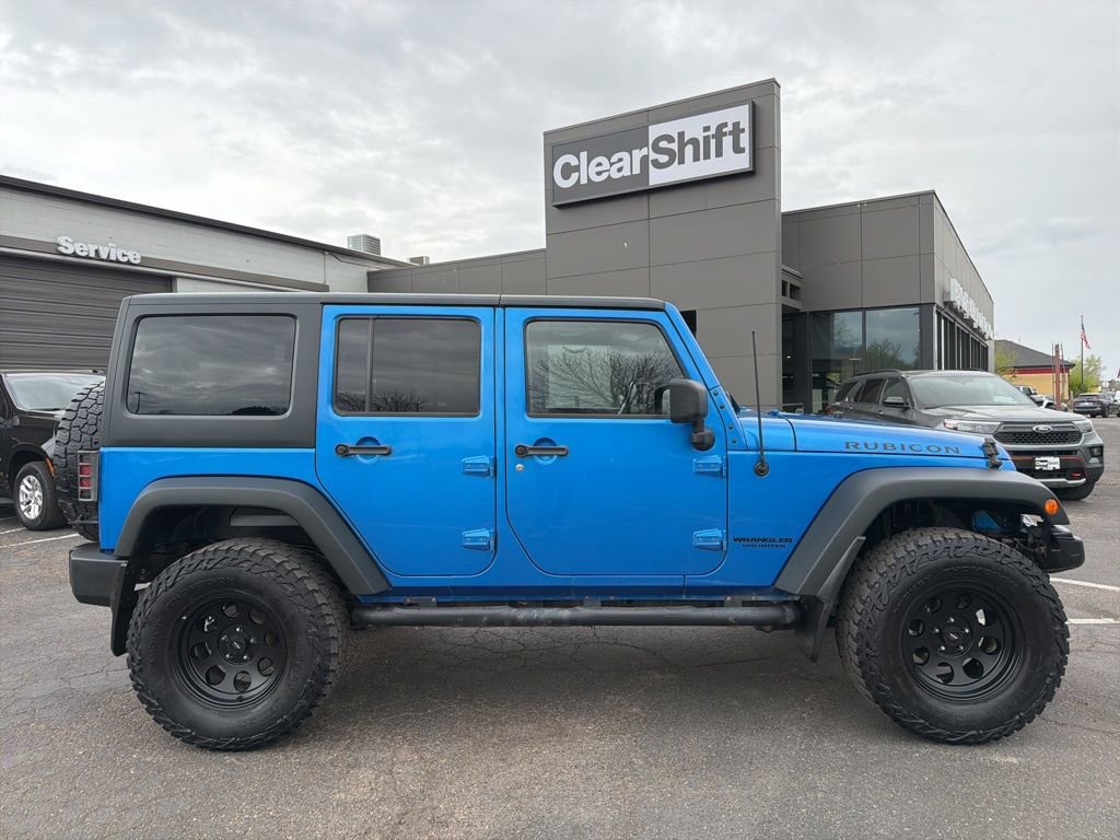 Used 2015 Jeep Wrangler Unlimited Rubicon w/ Connectivity Group AWD/4WD image 8