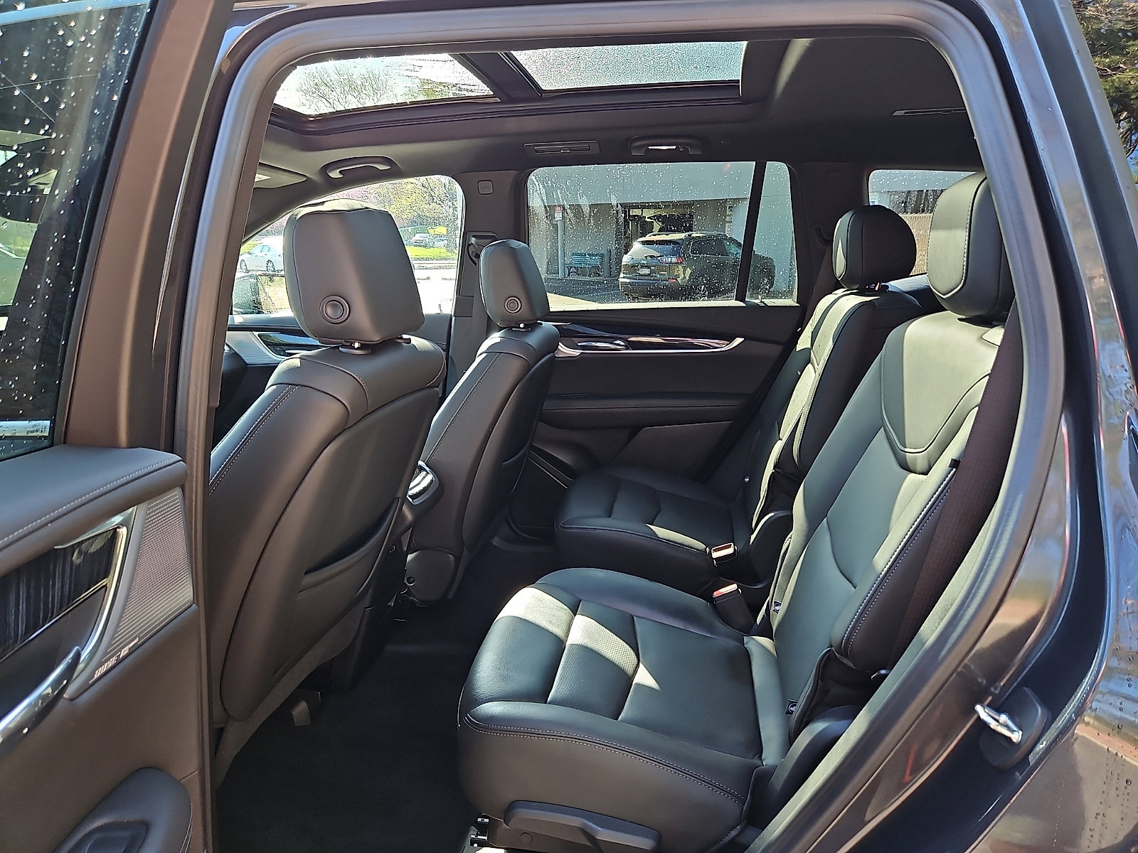 Used 2023 Cadillac XT6 Premium Luxury w/ Technology Package image 9