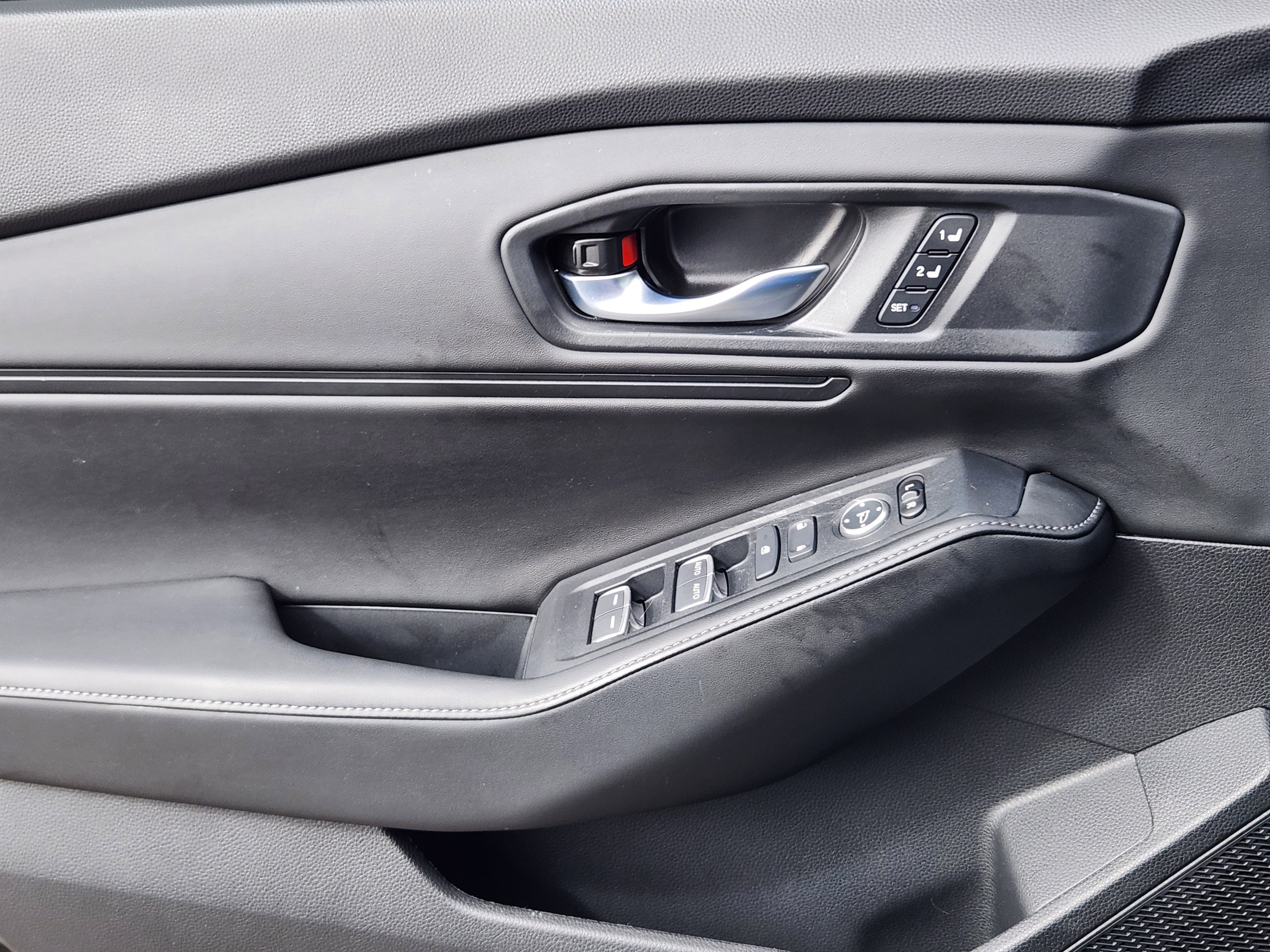 Used 2025 Honda Accord Sport image 7