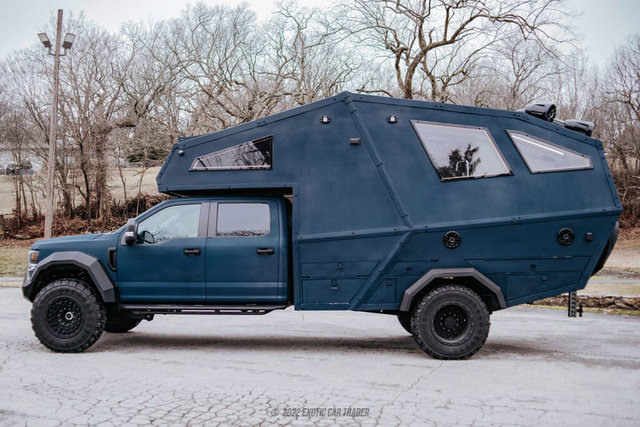 Used 2022 Ford F550 4x4 Crew Cab Super Duty w/ Power Equipment Group image 3