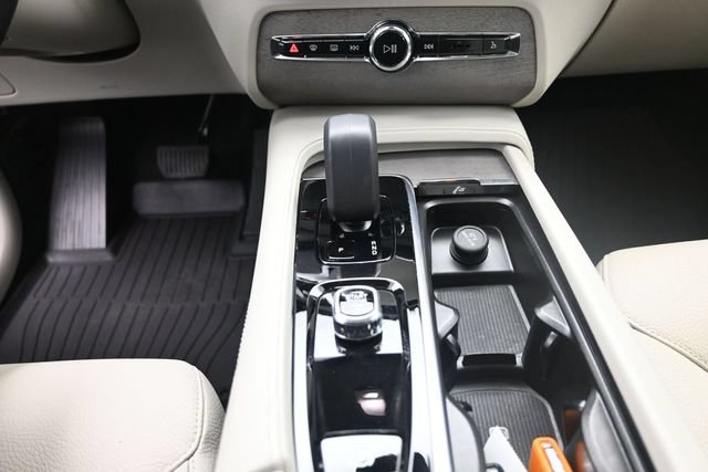 Certified 2024 Volvo XC90 B6 Plus w/ Protection Package Premier AWD/4WD image 13
