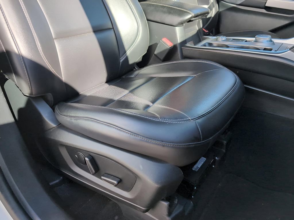 Used 2023 Ford Explorer XLT w/ Equipment Group 202A image 35