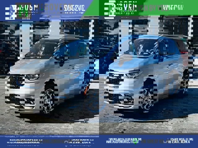 Used 2024 Chrysler Pacifica Touring-L