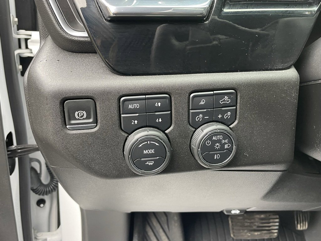 Certified 2024 Chevrolet Silverado 1500 LTZ image 31