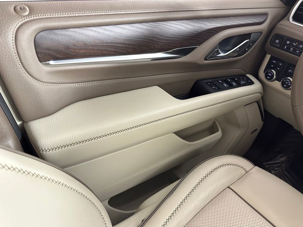 Used 2023 GMC Yukon XL Denali w/ Denali Reserve Package AWD/4WD image 37