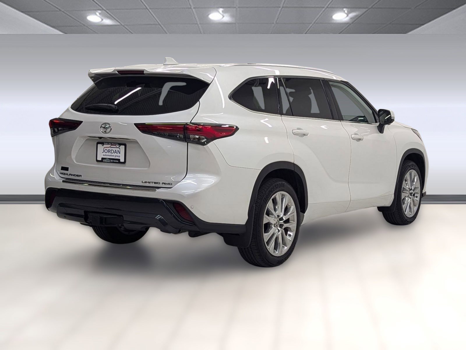 Used 2023 Toyota Highlander Limited image 7